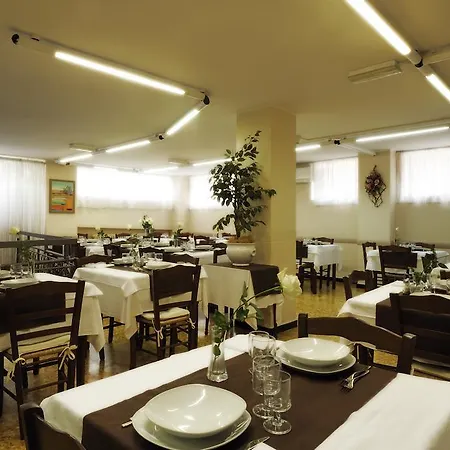 Del Golfo Hotel 2*